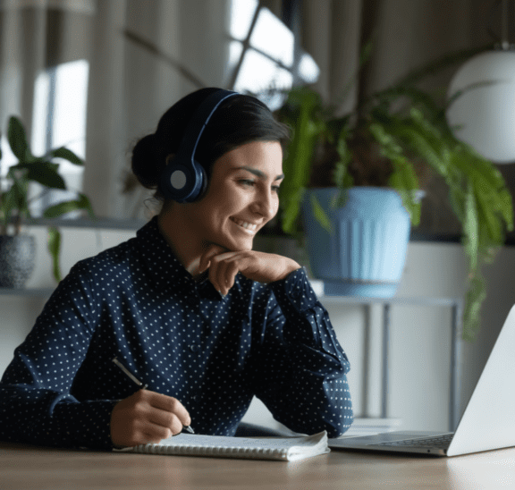 Woman attending Facilitating Experiential Learning Online workshop