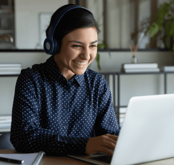 Woman facilitating experiential learning online